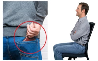 3 Alasan Duduk dengan Dompet Menyebabkan Skoliosis?