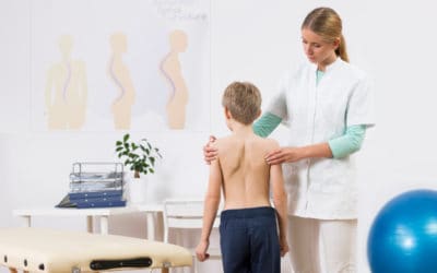 3 Tanda Deteksi Dini Skoliosis pada Usia Kanak-kanak