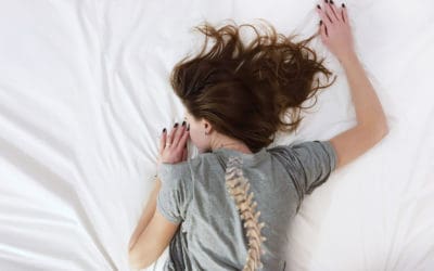 4 Posisi tidur yang baik untuk penderita Skoliosis